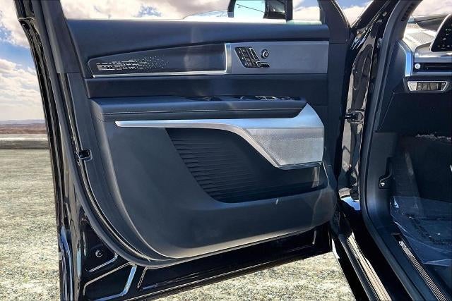 2026 Cadillac VISTIQ Platinum