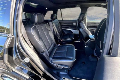 2026 Cadillac VISTIQ Platinum