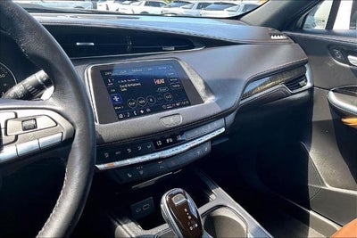 2022 Cadillac XT4 Premium Luxury