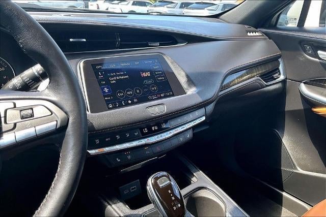 2022 Cadillac XT4 Premium Luxury