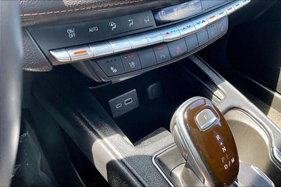 2022 Cadillac XT4 Premium Luxury
