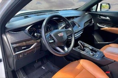 2022 Cadillac XT4 Premium Luxury