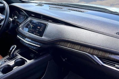 2022 Cadillac XT4 Premium Luxury