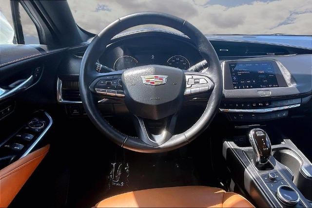 2022 Cadillac XT4 Premium Luxury