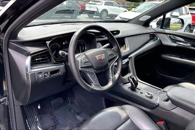 2022 Cadillac XT5 Premium Luxury