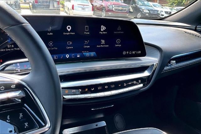 2024 Cadillac LYRIQ Luxury 1