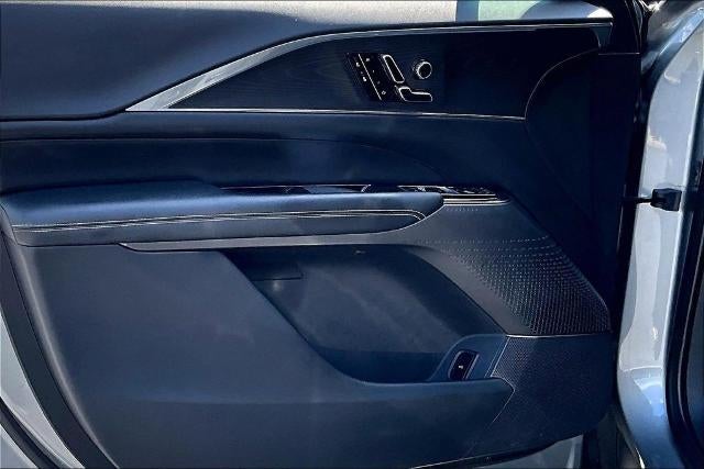 2024 Cadillac LYRIQ Luxury 1