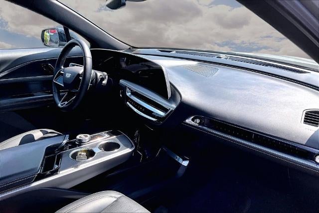 2024 Cadillac LYRIQ Luxury 1