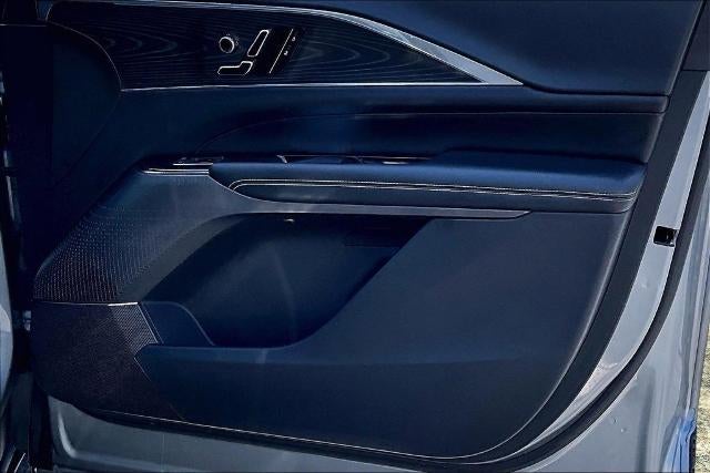 2024 Cadillac LYRIQ Luxury 1