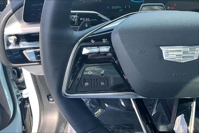 2024 Cadillac LYRIQ Luxury 2