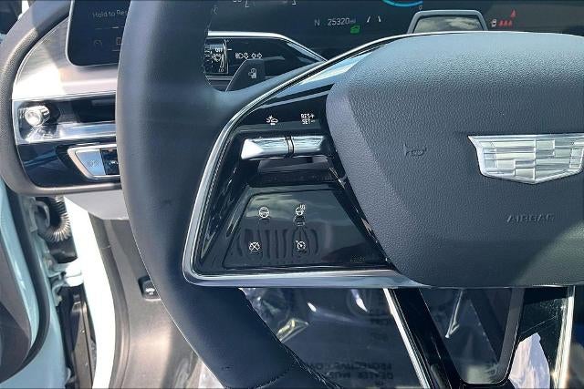 2024 Cadillac LYRIQ Luxury 2