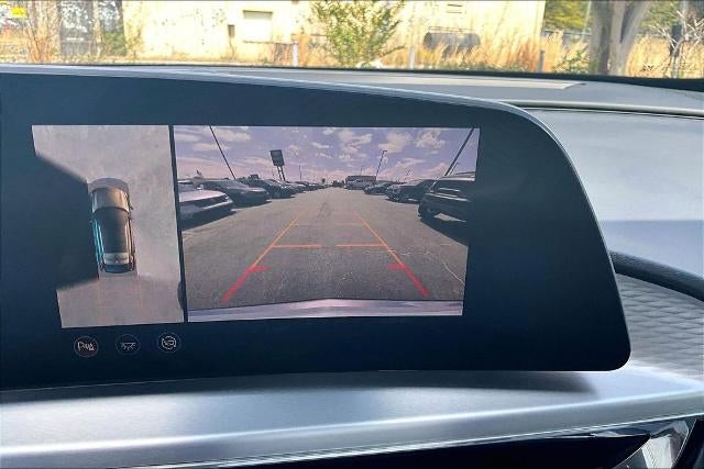 2024 Cadillac LYRIQ Luxury 2