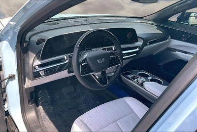 2024 Cadillac LYRIQ Luxury 2