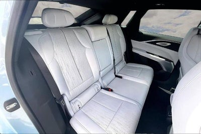 2024 Cadillac LYRIQ Luxury 2