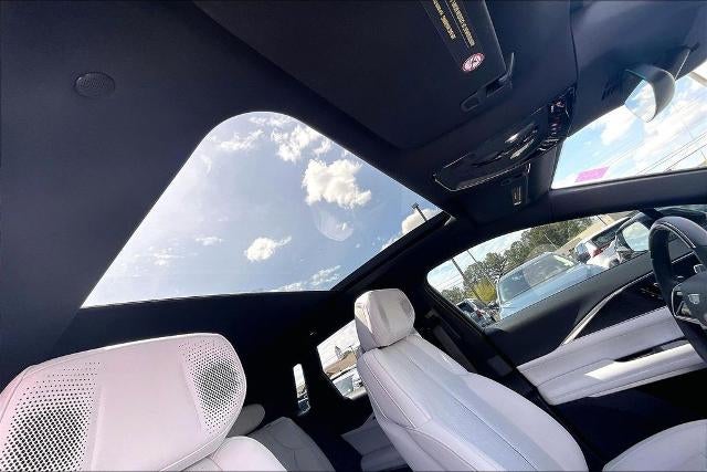 2024 Cadillac LYRIQ Luxury 2