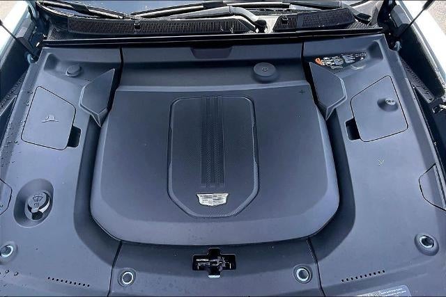 2024 Cadillac LYRIQ Luxury 2