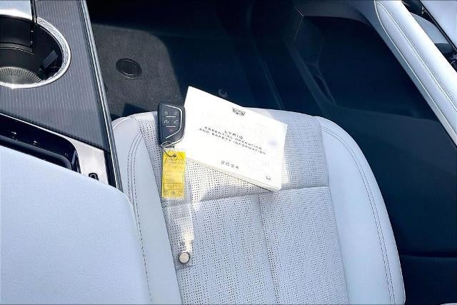 2024 Cadillac LYRIQ Luxury 2