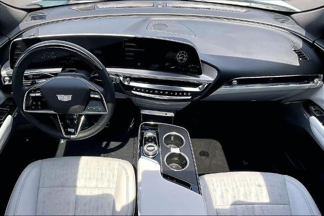 2024 Cadillac LYRIQ Luxury 2