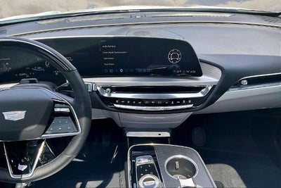 2024 Cadillac LYRIQ Luxury 2