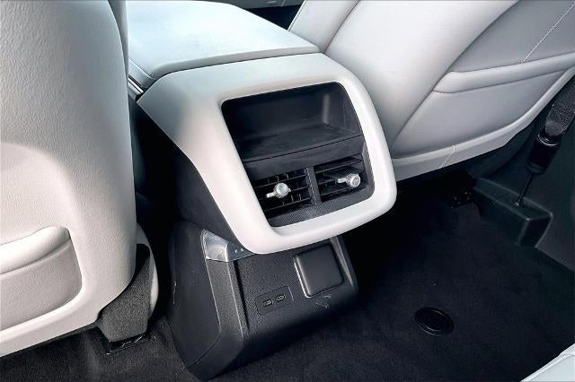 2024 Cadillac LYRIQ Luxury 2