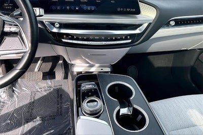 2024 Cadillac LYRIQ Luxury 2