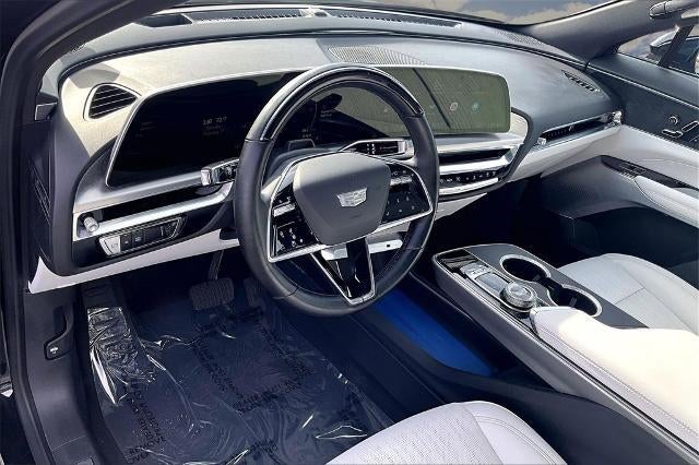 2024 Cadillac LYRIQ Luxury 2