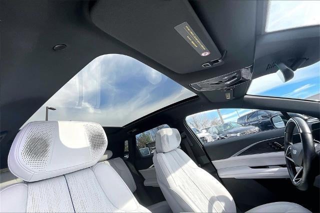 2024 Cadillac LYRIQ Luxury 2