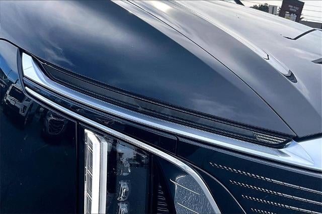 2024 Cadillac LYRIQ Luxury 2