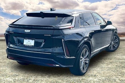 2024 Cadillac LYRIQ Luxury 2