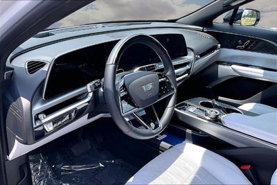 2024 Cadillac LYRIQ Luxury 2