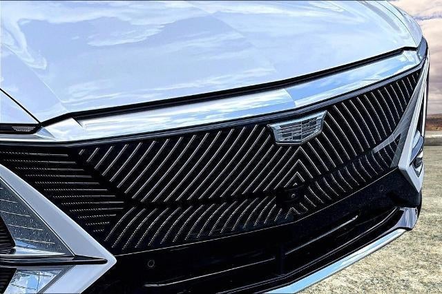 2024 Cadillac LYRIQ Luxury 2