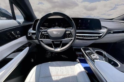 2024 Cadillac LYRIQ Luxury 2