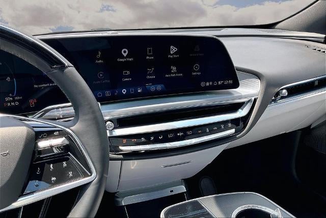 2024 Cadillac LYRIQ Luxury 2