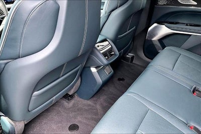 2024 Cadillac LYRIQ Luxury 3