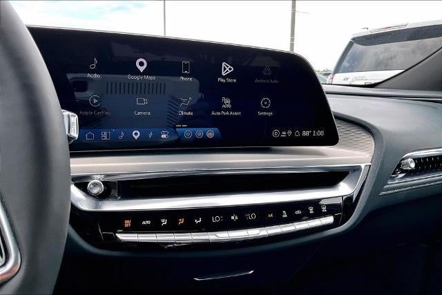 2024 Cadillac LYRIQ Luxury 3