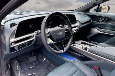 2024 Cadillac LYRIQ Luxury 3