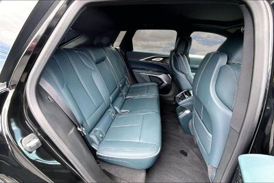2024 Cadillac LYRIQ Luxury 3