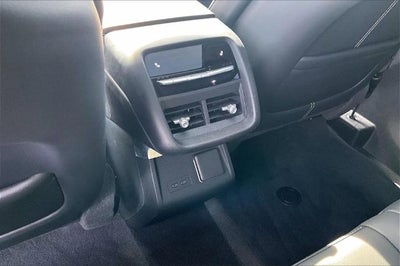 2024 Cadillac LYRIQ Luxury 3