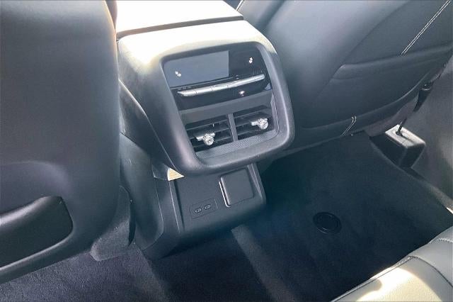 2024 Cadillac LYRIQ Luxury 3