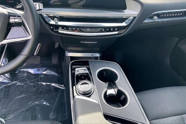 2024 Cadillac LYRIQ Luxury 3