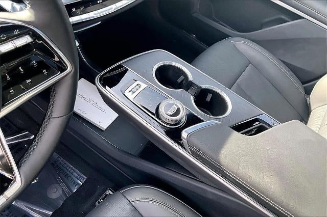 2024 Cadillac LYRIQ Luxury 3