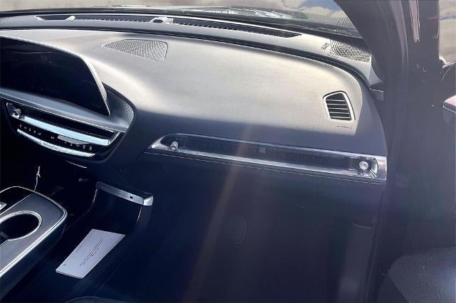 2024 Cadillac LYRIQ Luxury 3