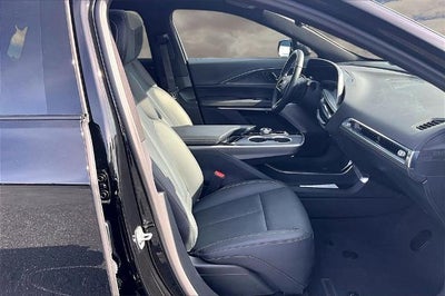 2024 Cadillac LYRIQ Luxury 3