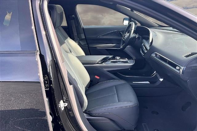 2024 Cadillac LYRIQ Luxury 3