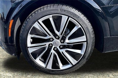 2024 Cadillac LYRIQ Luxury 3