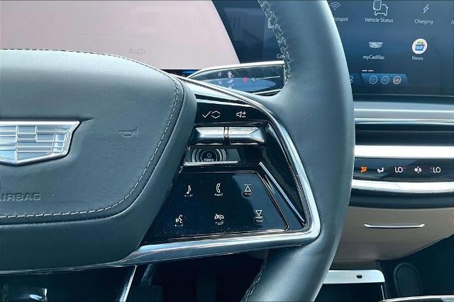 2024 Cadillac LYRIQ Luxury 3