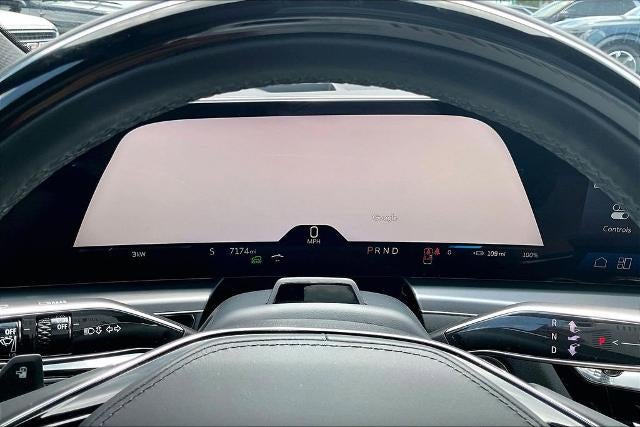 2024 Cadillac LYRIQ Luxury 3