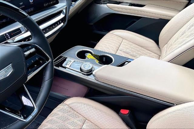 2024 Cadillac LYRIQ Luxury 3