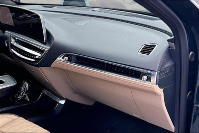 2024 Cadillac LYRIQ Luxury 3