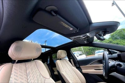 2024 Cadillac LYRIQ Luxury 3